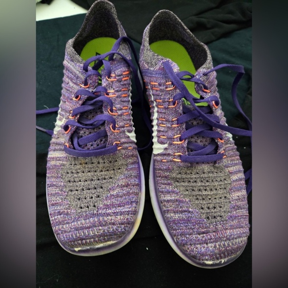 Nike Women's Purple Knit Sneakers